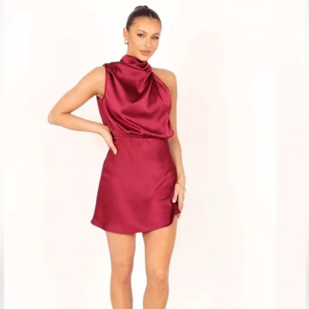 Petal & Pup Anabelle Halter Neck Mini Dress in Berry Size M